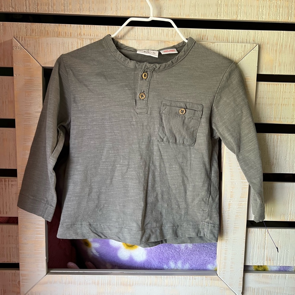 ZARA Long Sleeved Grey Tshirt Button Detail Size 9/12m